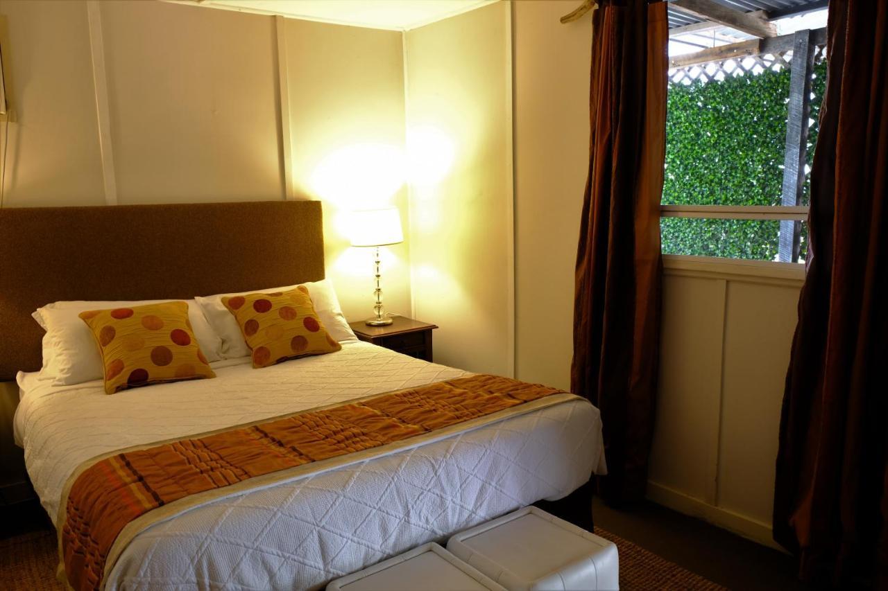 The Laurels Of Chinchilla Hotel Bagian luar foto