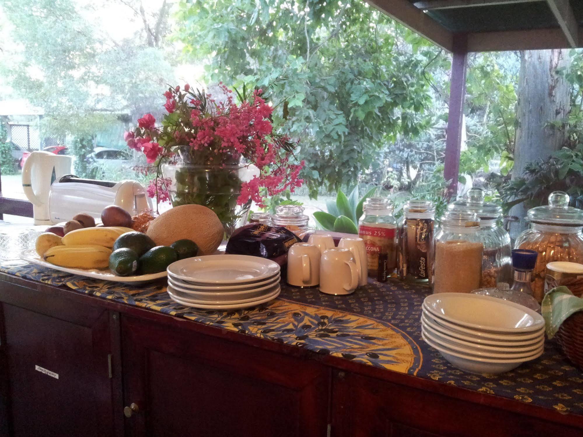 The Laurels Of Chinchilla Hotel Bagian luar foto